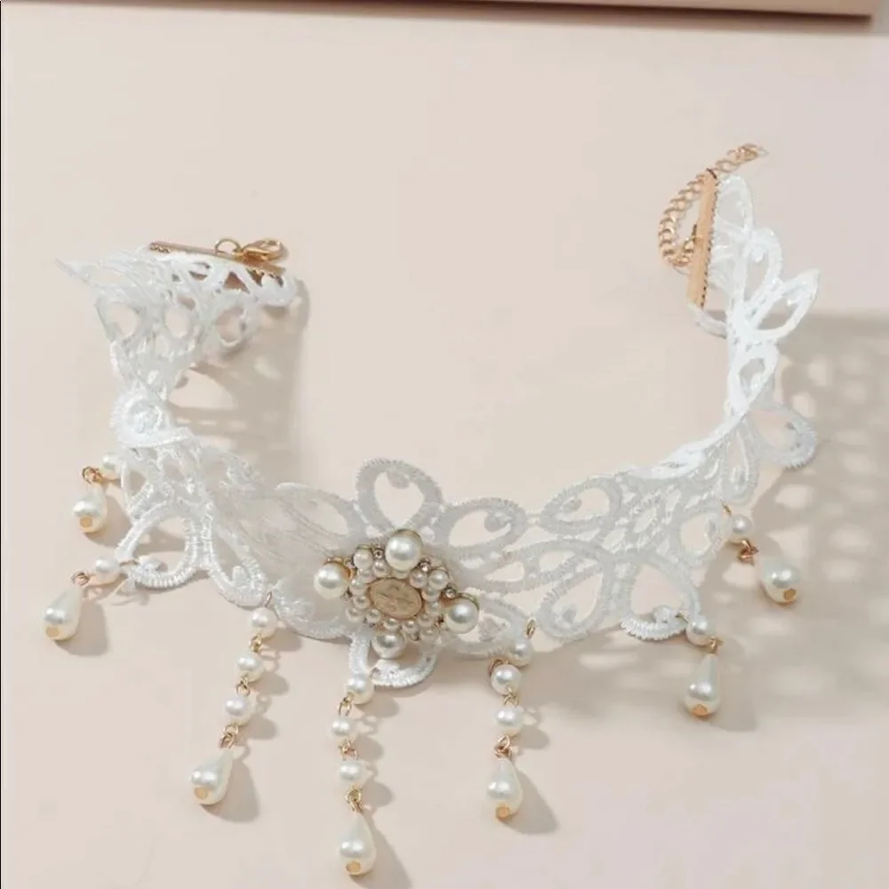 Cute Beaded Choker  - Picture 3 of 3